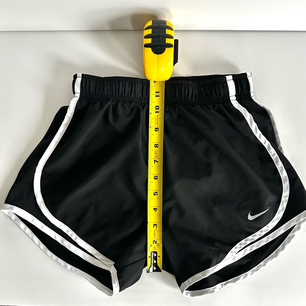 🌸NWOT Nike Women’s Running Shorts. Black With White Piping. Size: XS - Picture 4 of 7